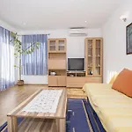 아파트 Alen